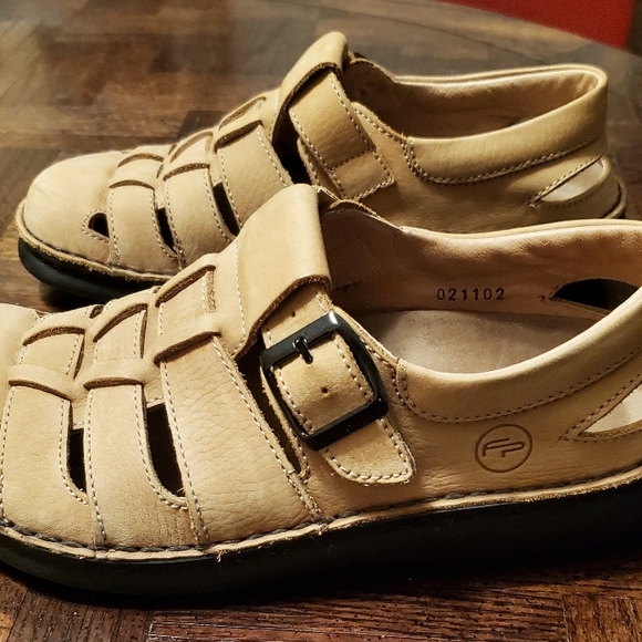 Beige Leather Sandals - Picture 3 of 4